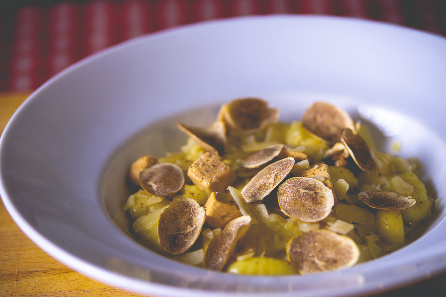 Ñoquis con salsa de foie y trufa blanca